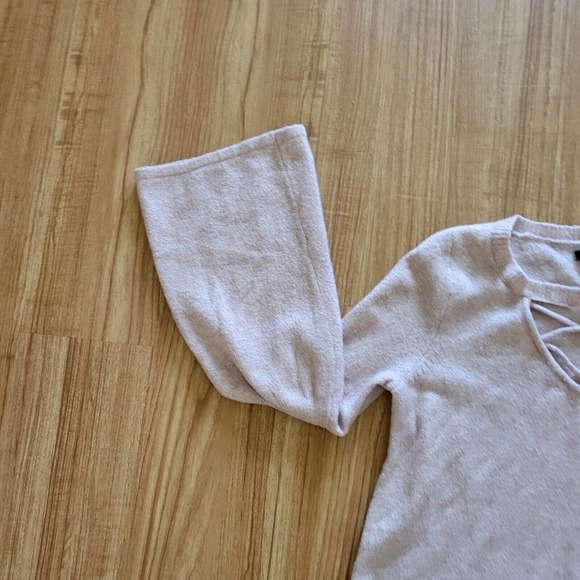 American Eagle Sweater Womens Medium Pink Bell Sleeves Criss Cross Neckline - Picture 7 of 8